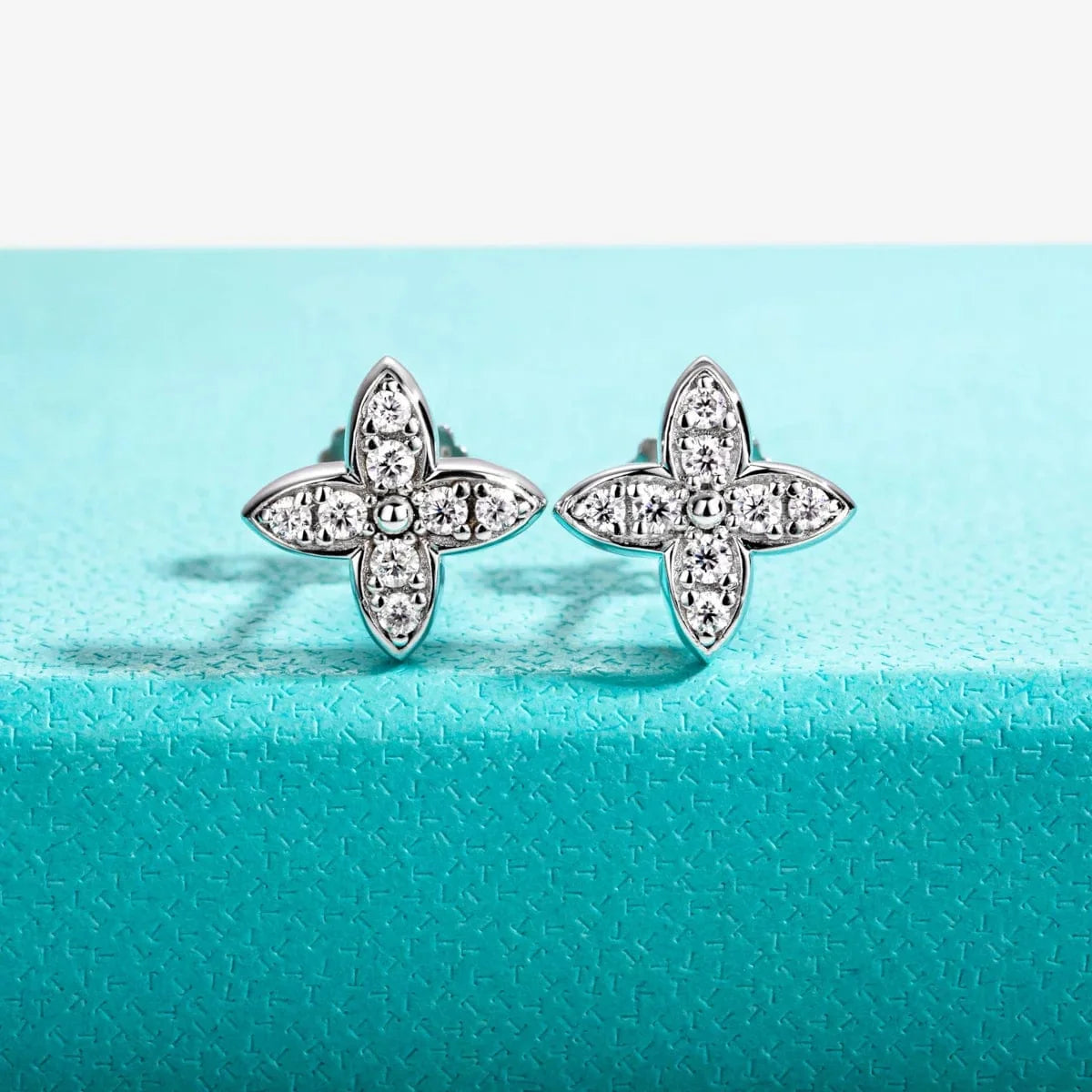 Boucle d’oreille Croix Diamant - vue 3